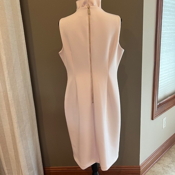 Calvin Klein Ruffle V-neck Sheath Blush Pink Dress,  Size 14 - Picture 3 of 13